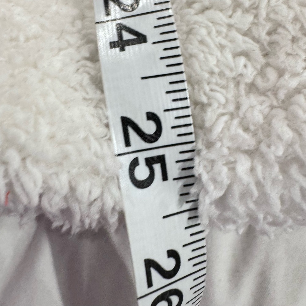 PATAGONIA White fur vest women’s size xl fleece jacket - Picture 17 of 17